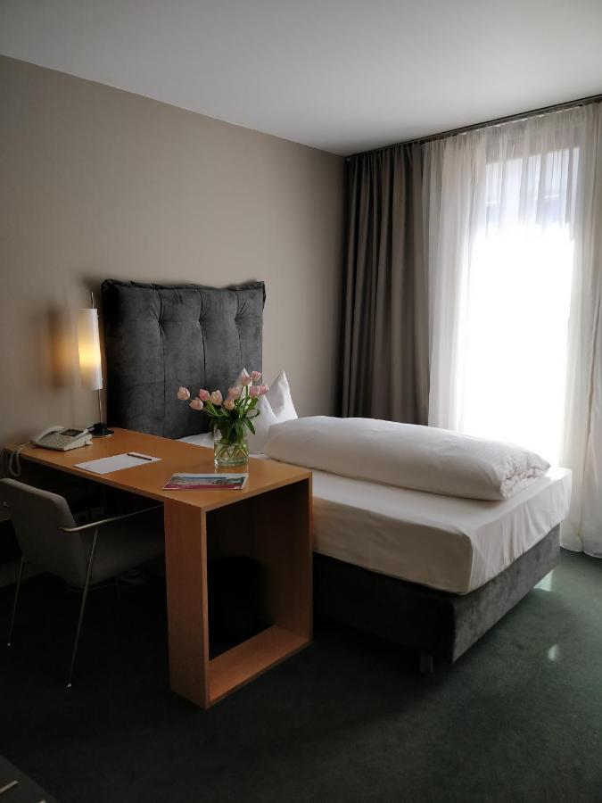 Hotel An Der Stadtmauer Шорндорф Экстерьер фото